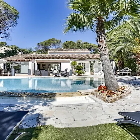 Elegant With A Pool 펜션 Saint-Raphaël