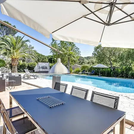 Elegant With A Pool 펜션 Saint-Raphaël