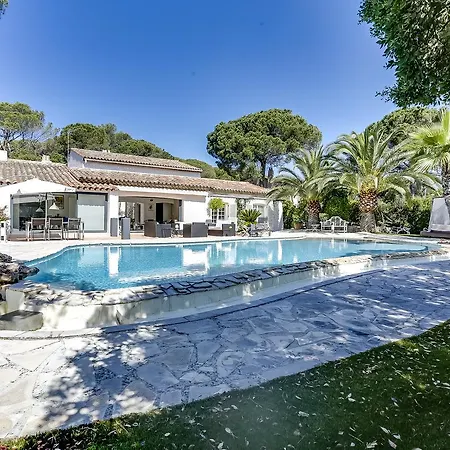 度假居 Elegant With A Pool Saint-Raphaël