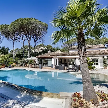 度假居 Elegant With A Pool